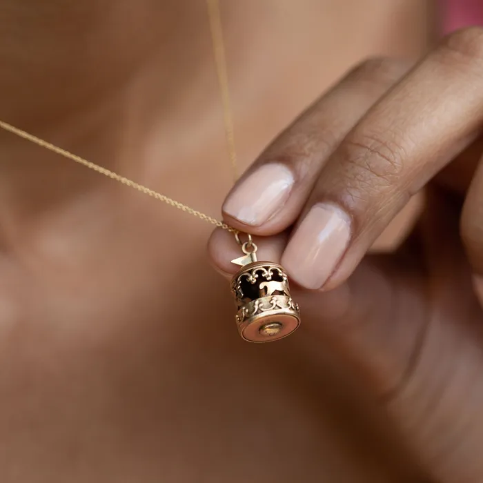 Vintage Earrings Movable Merry Go Round 14k Gold Charm