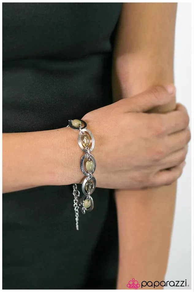 Paparazzi Jewelry Bracelets Paparazzi Bracelet SciFi Queen Green