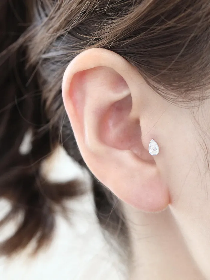 Earrings MinimalBijoux 925 Silver Tear Drop Cubic cartilage earring 16g