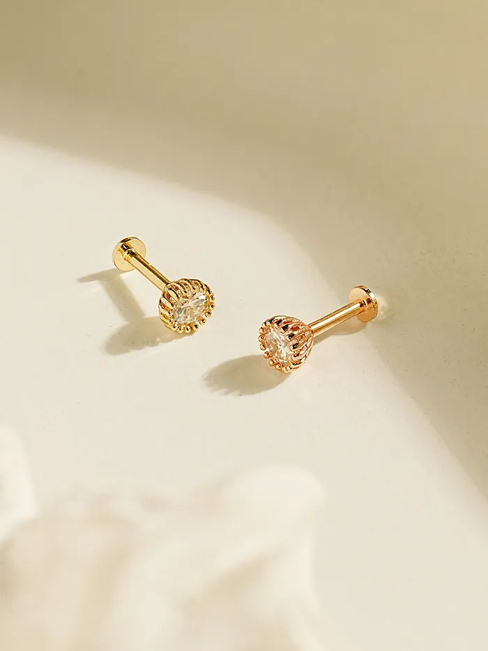 MinimalBijoux PreStyled Sets 14K Gold Moissanite Eco Internally Threaded Labret Piercing 18G16G