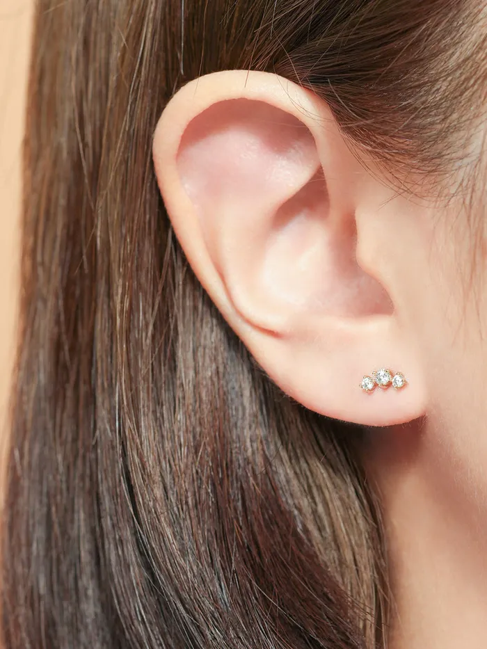 MinimalBijoux PreStyled Sets 14K Gold Triple Crown Moissanite Internally Threaded Labret Piercing 20G18G16G