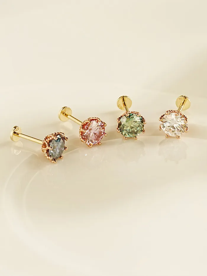 PreStyled Sets MinimalBijoux 14K Gold Moissanite Dia Queen Internally Threaded Labret Piercing 20G18G16G PreStyled Sets MinimalBijoux 14K Gold Moissanite Dia Queen Internally Threaded Labret Piercing 20G18G16G