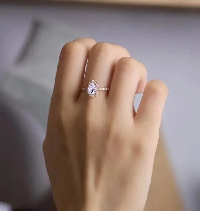 Luxus Moissanite Rings Rose Gold Pear Shaped Moissanite Halo Engagement Ring 1ct