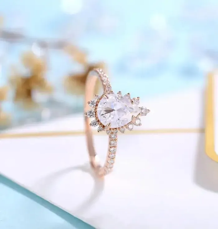 Luxus Moissanite Rings Rose Gold Pear Shaped Moissanite Halo Engagement Ring 1ct